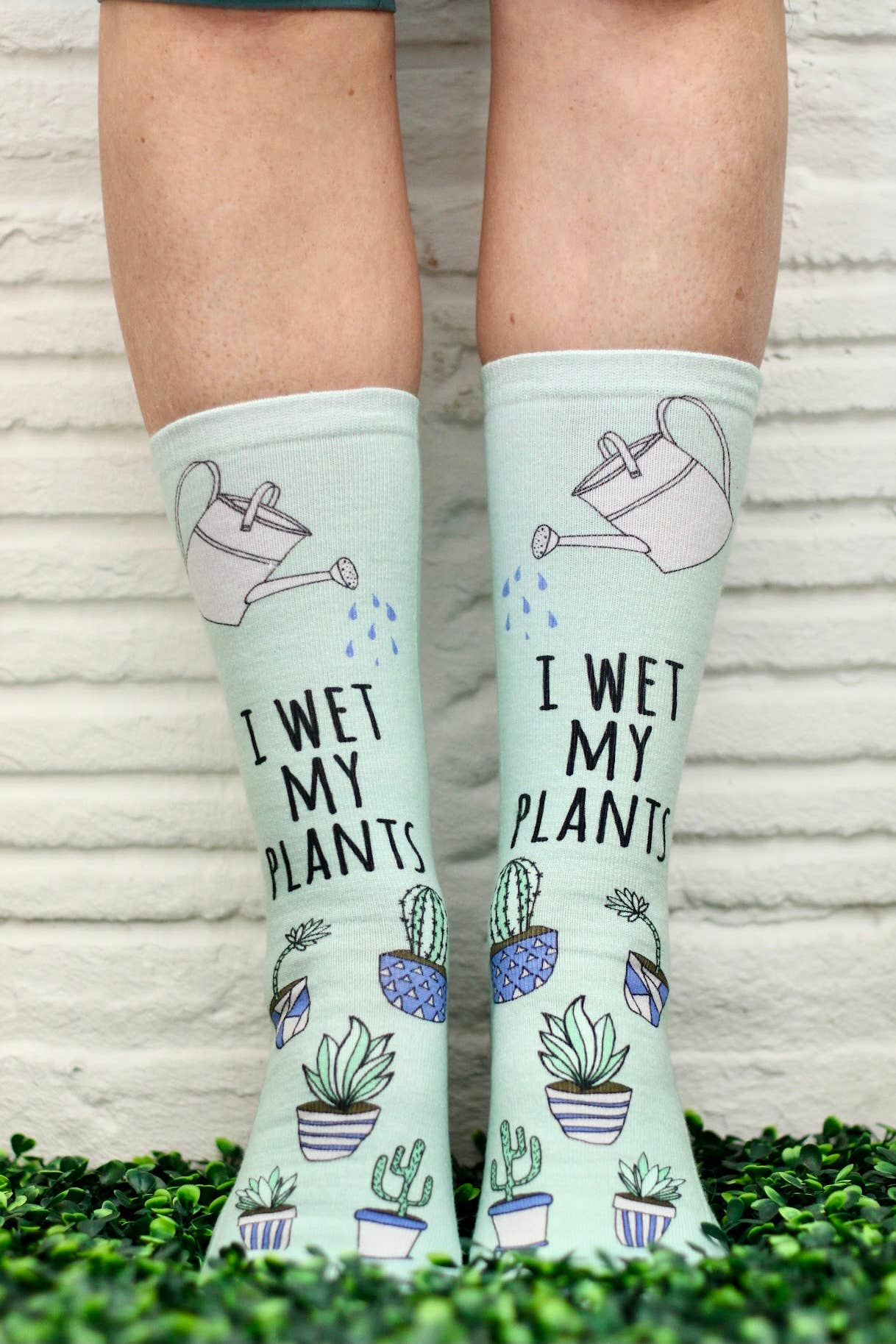 Socks - I Wet My Plants (Gardening Pun) by Moonlight Makers gift