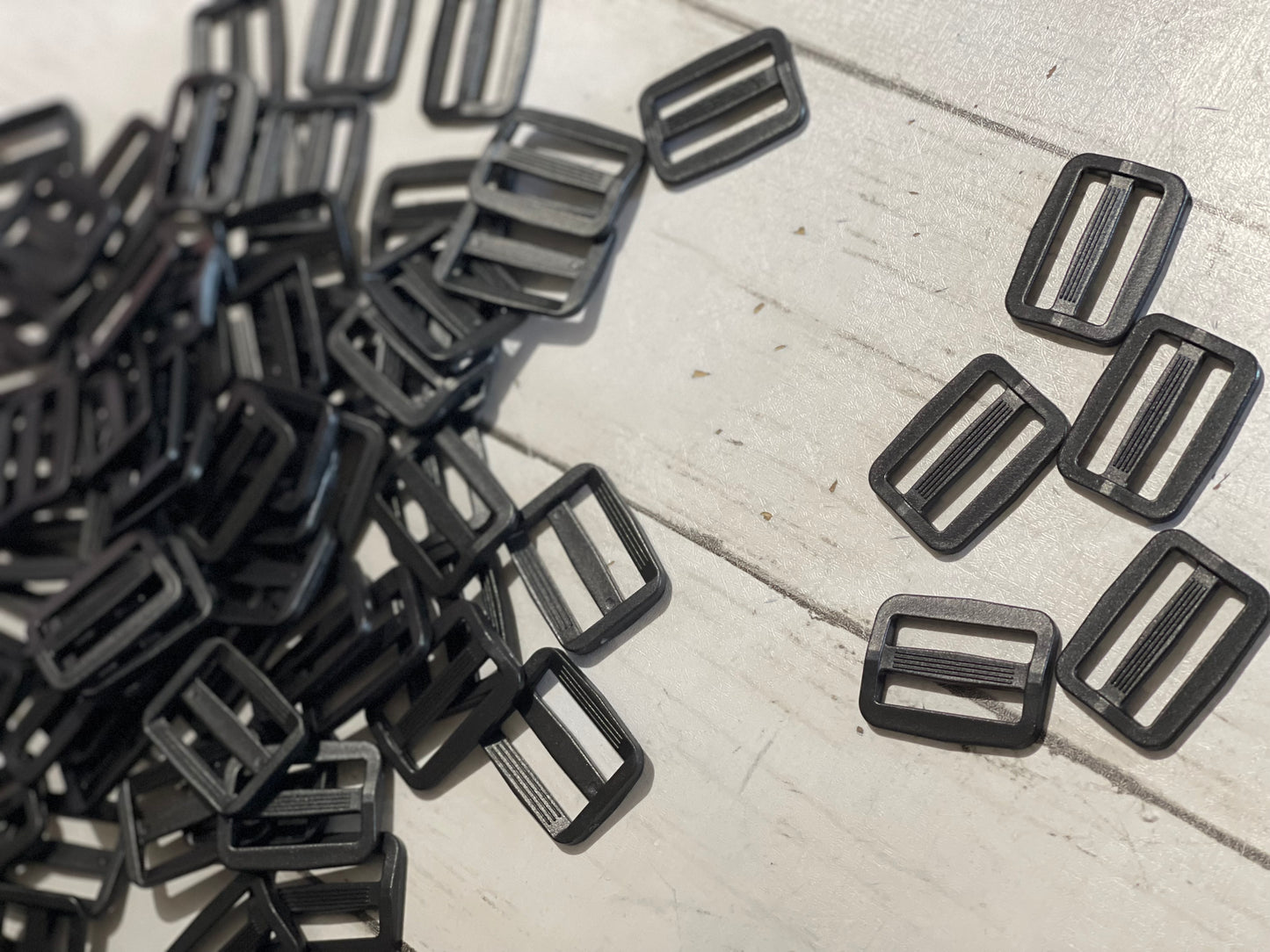 1” plastic buckle slides - set of 5 - retail