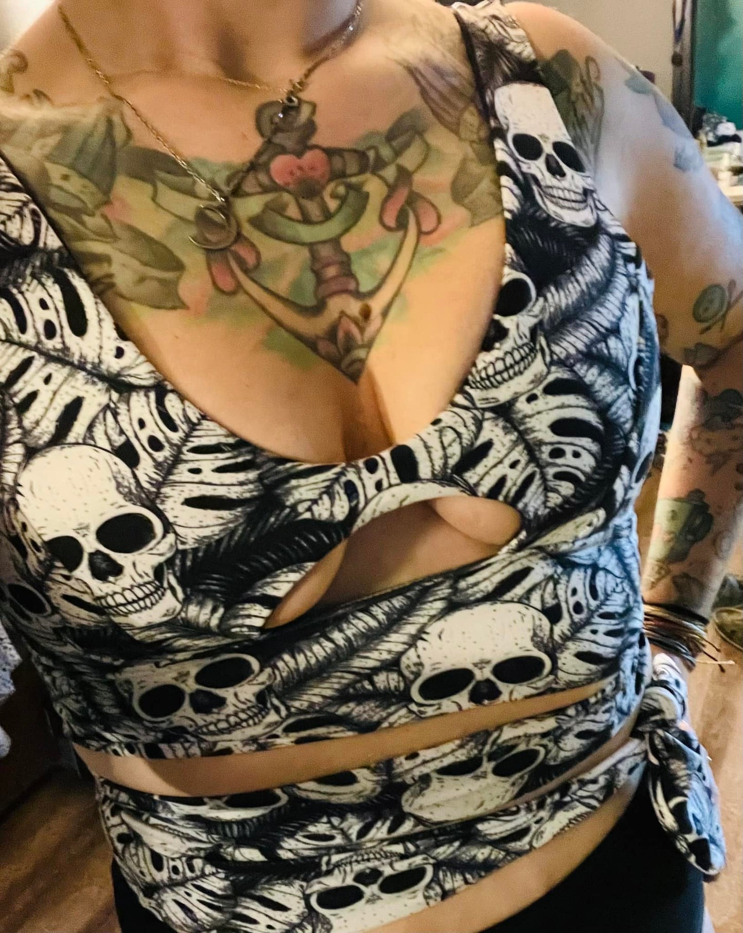 Cotton Woven - Retail Fabric Round PP - Spring Skeletons with Succulent and Monstera Skull rerun